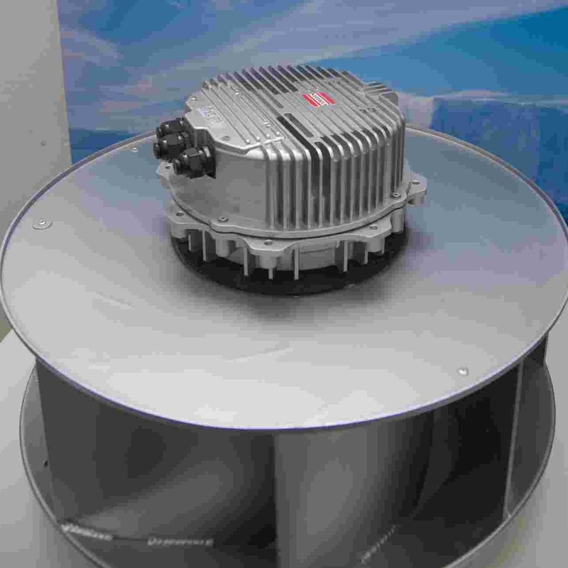 ใบ 140 มม น้ําหนัก 1.3 กิโลกรัม EC พัดลมหลอมศูนย์กลาง พัดลมเย็น rotor ภายนอก